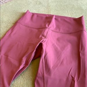Lululemons cropped leggings